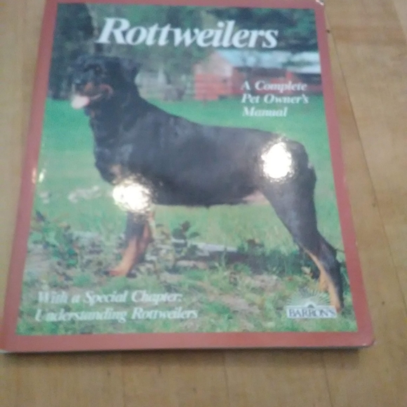 Rottweilers Pet Owner's Manual - Picture 1 of 1